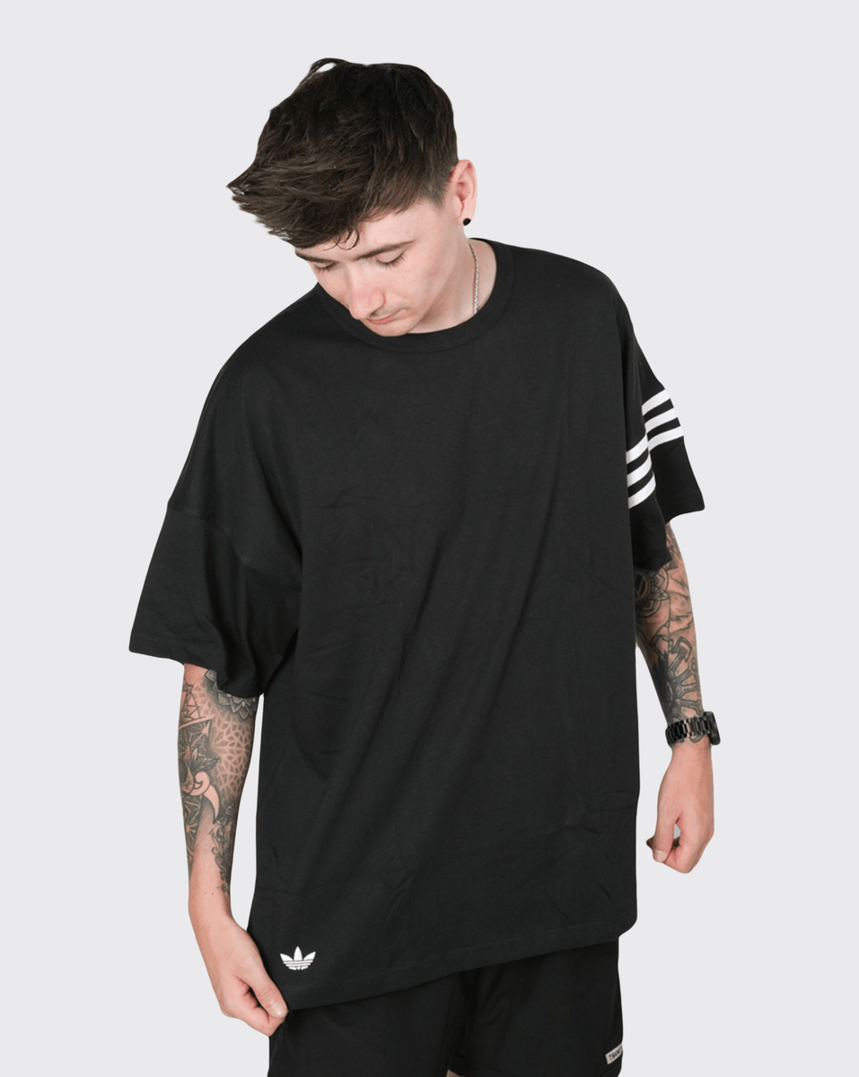★adidas★ Neuclassics Tee JC9935 Neuclassics_Tee_Black_JC9935_d