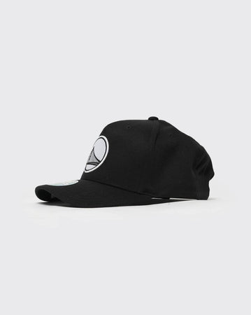 Black Mitchell and Ness Black And White Warriors Evergreen Pro Pinch mitchell and ness cap