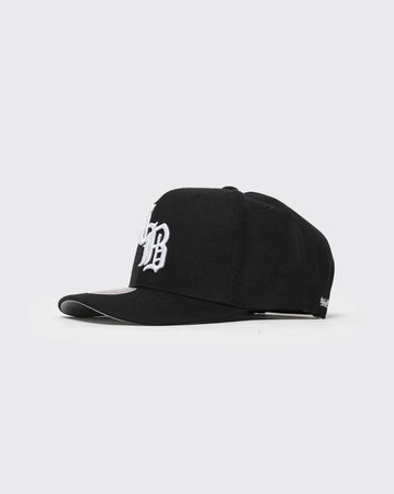 Black Mitchell and Ness Black Letter Monogram Chicago Bulls Pro Crown mitchell and ness cap