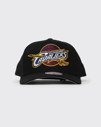 Black Mitchell and Ness Black/TC EG Pro Pinch Cavaliers mitchell and ness cap