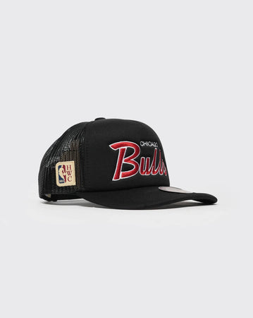 Black Mitchell and Ness Classic Script Trucker Bulls mitchell and ness cap