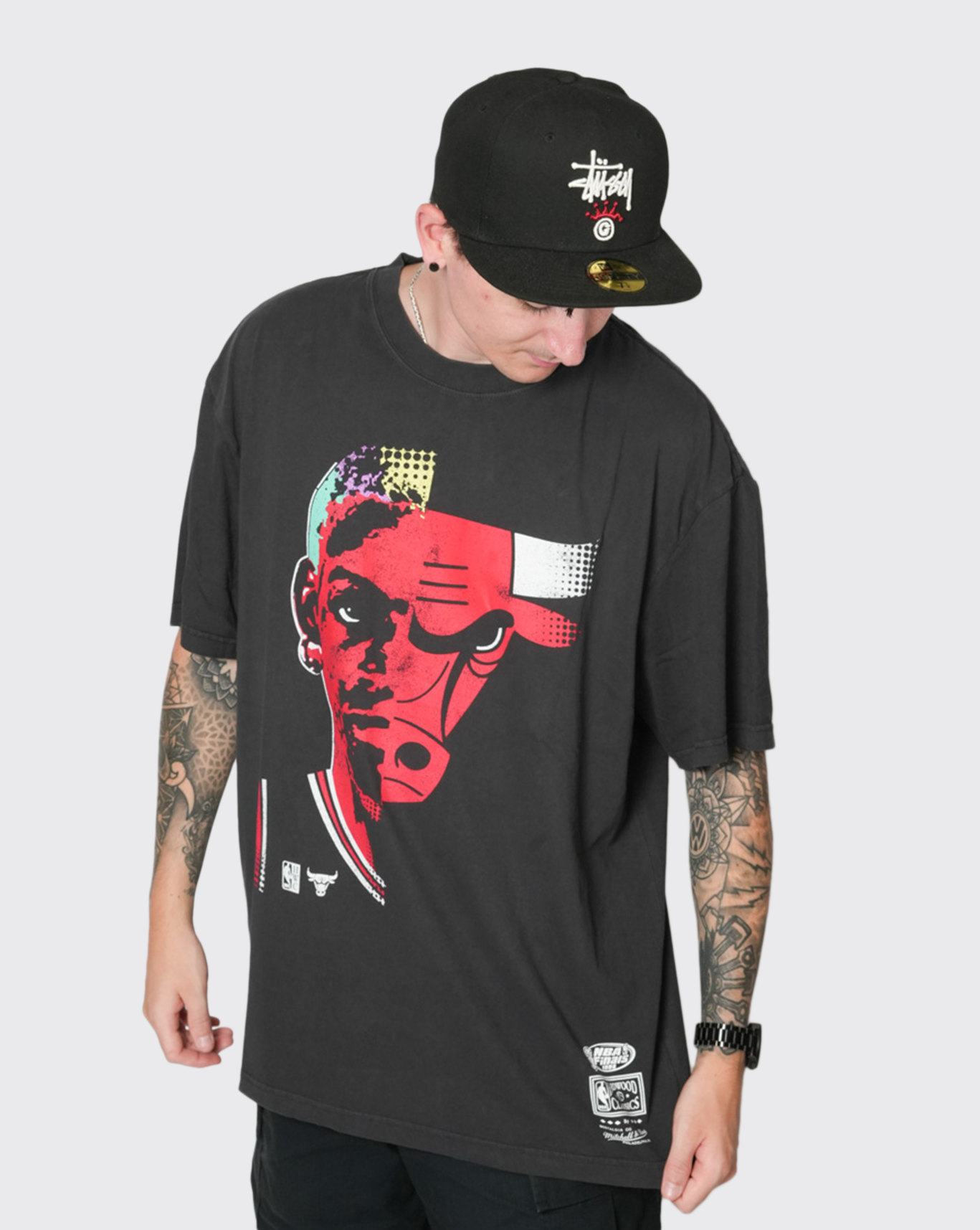 Mitchell and Ness Faceoff Tee Bulls Rodman MNDRO2806