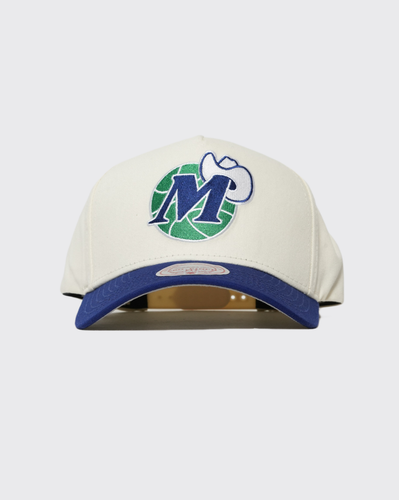 White Cream/Navy Mitchell and Ness Mavericks Pro Pinch mitchell and ness 198733977857 cap