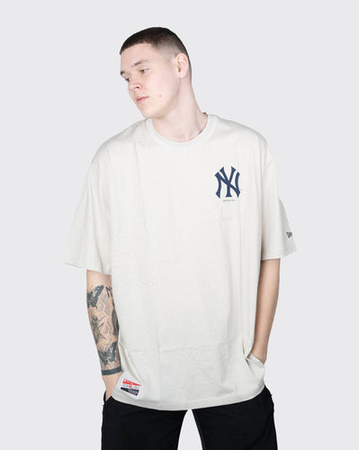 New Era Mlb New York Yankees Surplus Oversize Tee in Green