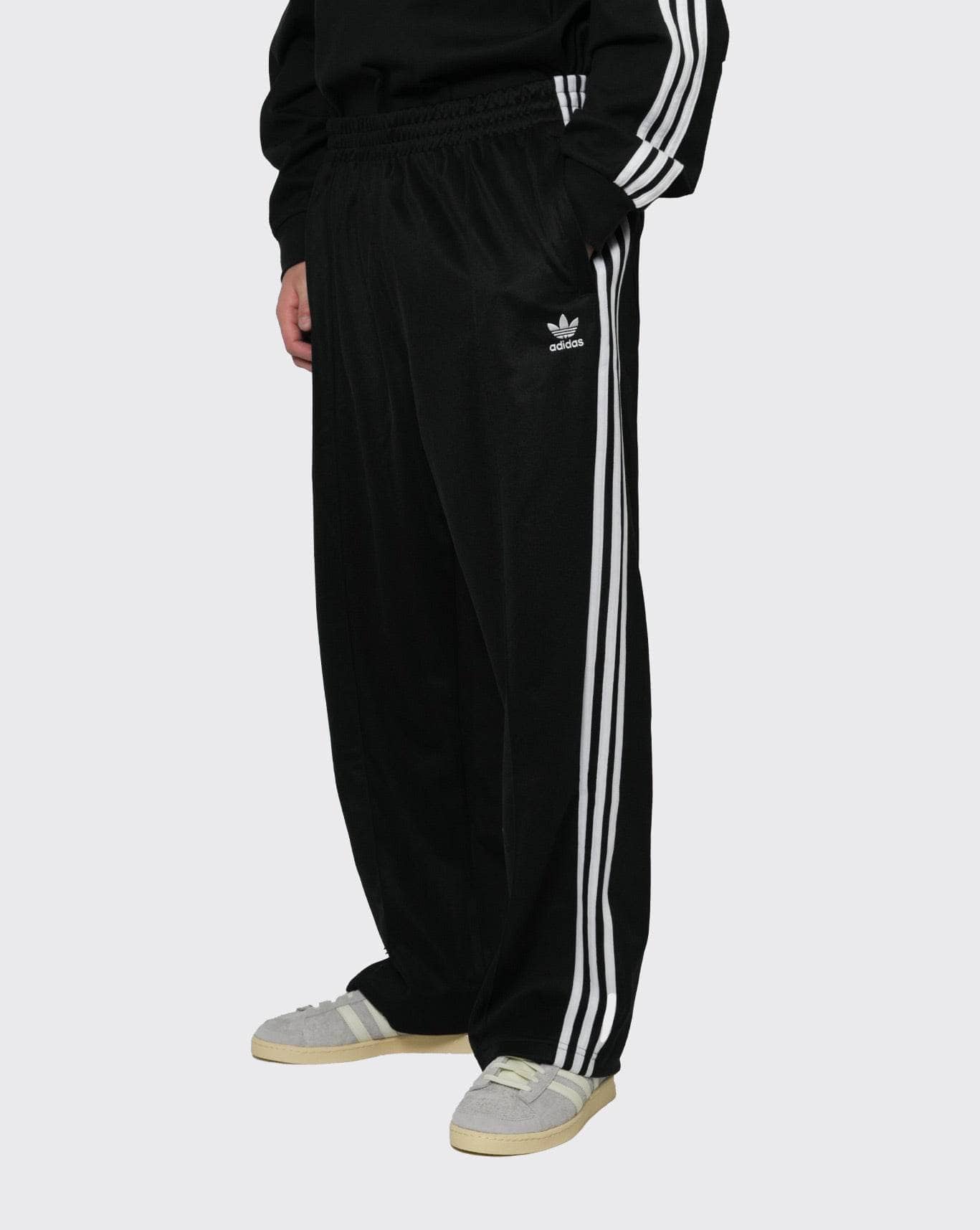 Adidas Baggy Track Pant IZ4801 – trainers