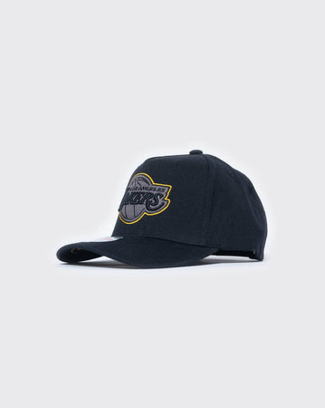 Black / OSFM Mitchell & Ness CLR Los Angeles Lakers Team Outline MNLL22352 mitchell & ness cap