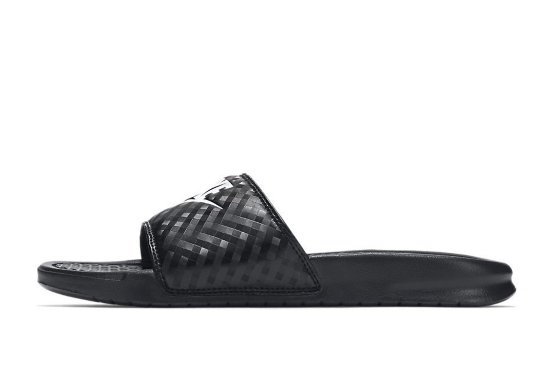 Women's nike best sale benassi slides