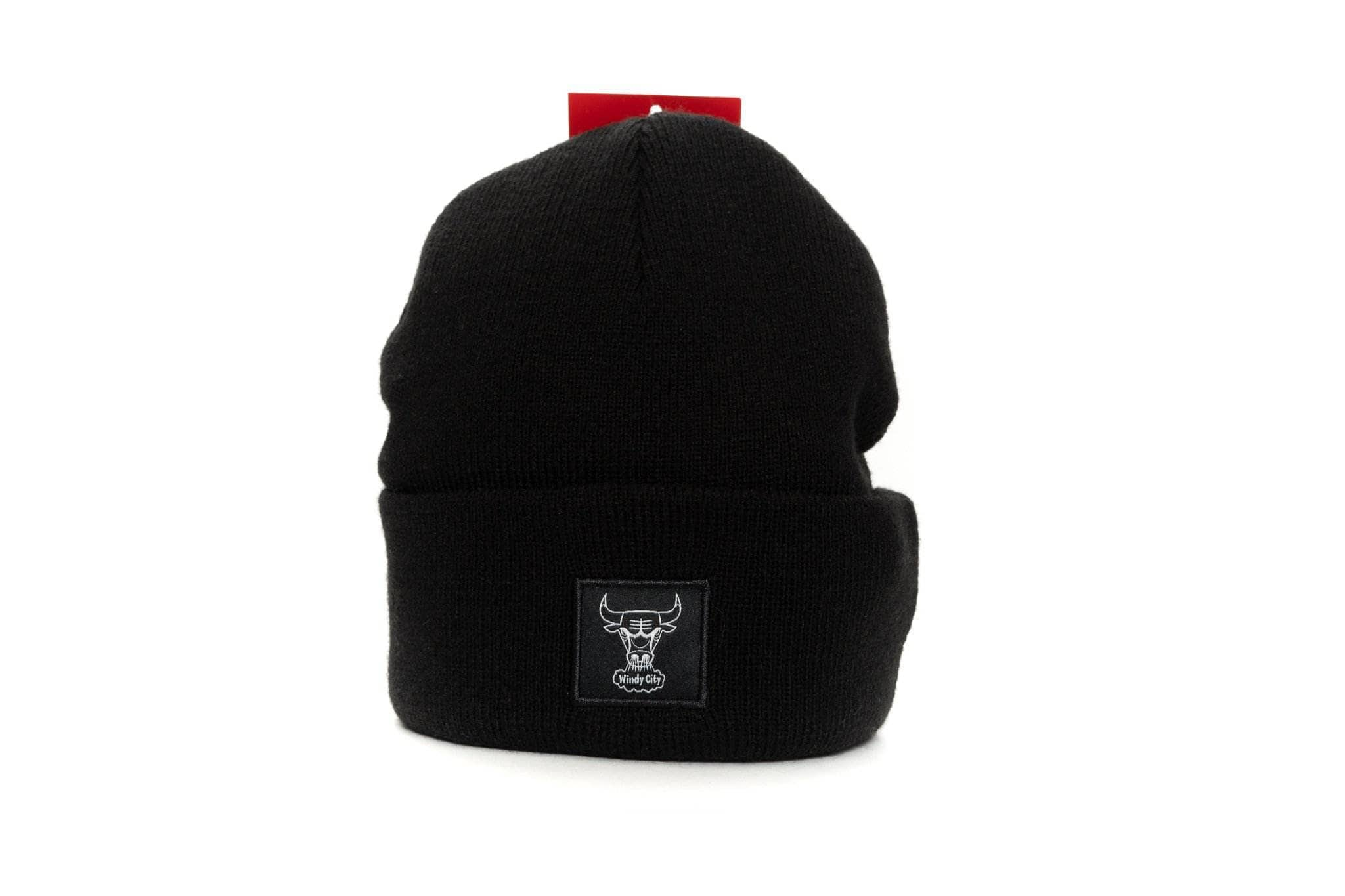 black mitchell and ness  BULLS shallow cuff knit beanie mitchell and ness 195563198070 beanie