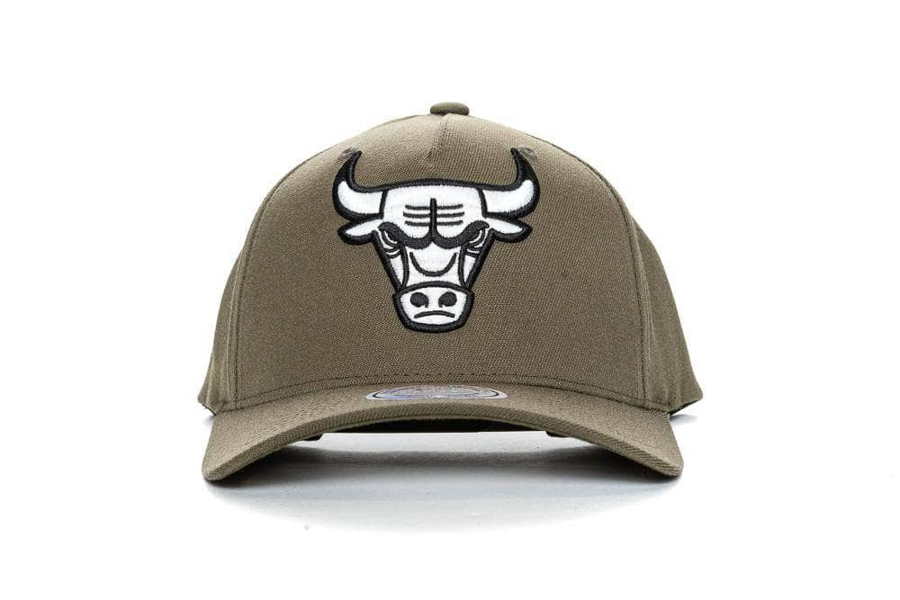 OLIVE/BLACK AND WHITE mitchell and ness chicago bulls 110 pinch panel snapback mitchell and ness cap