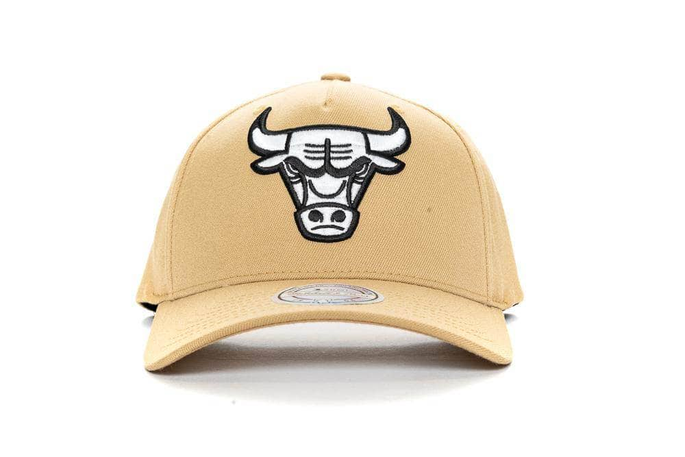 WHEAT/BLACK AND WHITE mitchell and ness chicago bulls 110 pinch panel snapback mitchell and ness cap