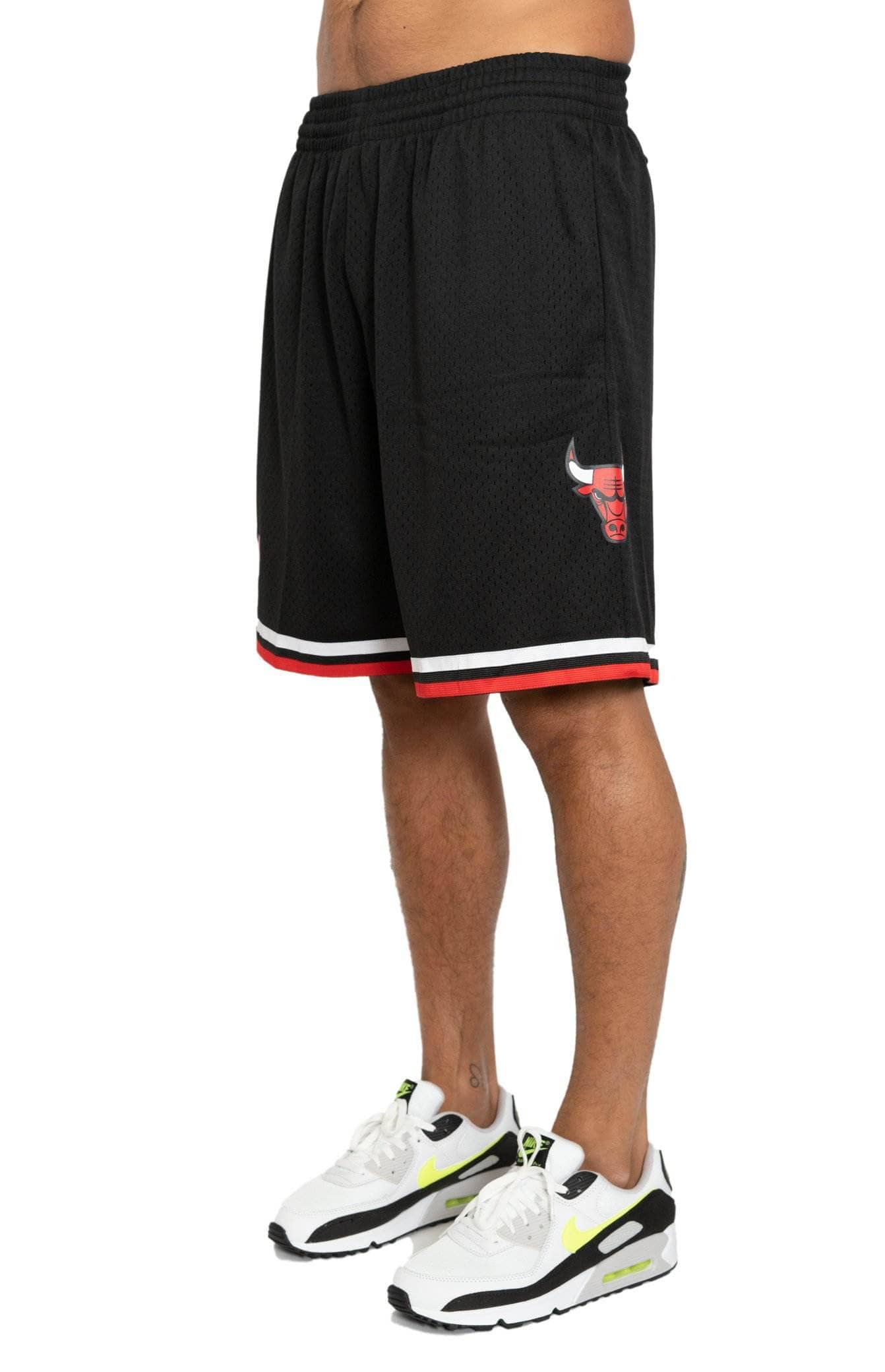 Shop Mitchell & Ness Chicago Bulls 1997-1998 NBA Alternate Swingman Shorts  SMSHAC18023-CBUBLCK97 black