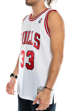 mitchell and ness chicago bulls scottie pippen 33 97-98 home swingman jersey mitchell and ness tank