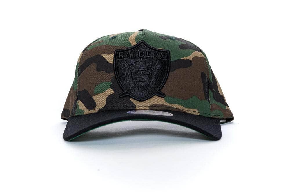 Camo mitchell and ness goldwich pinch panel oakland raiders mitchell and ness cap