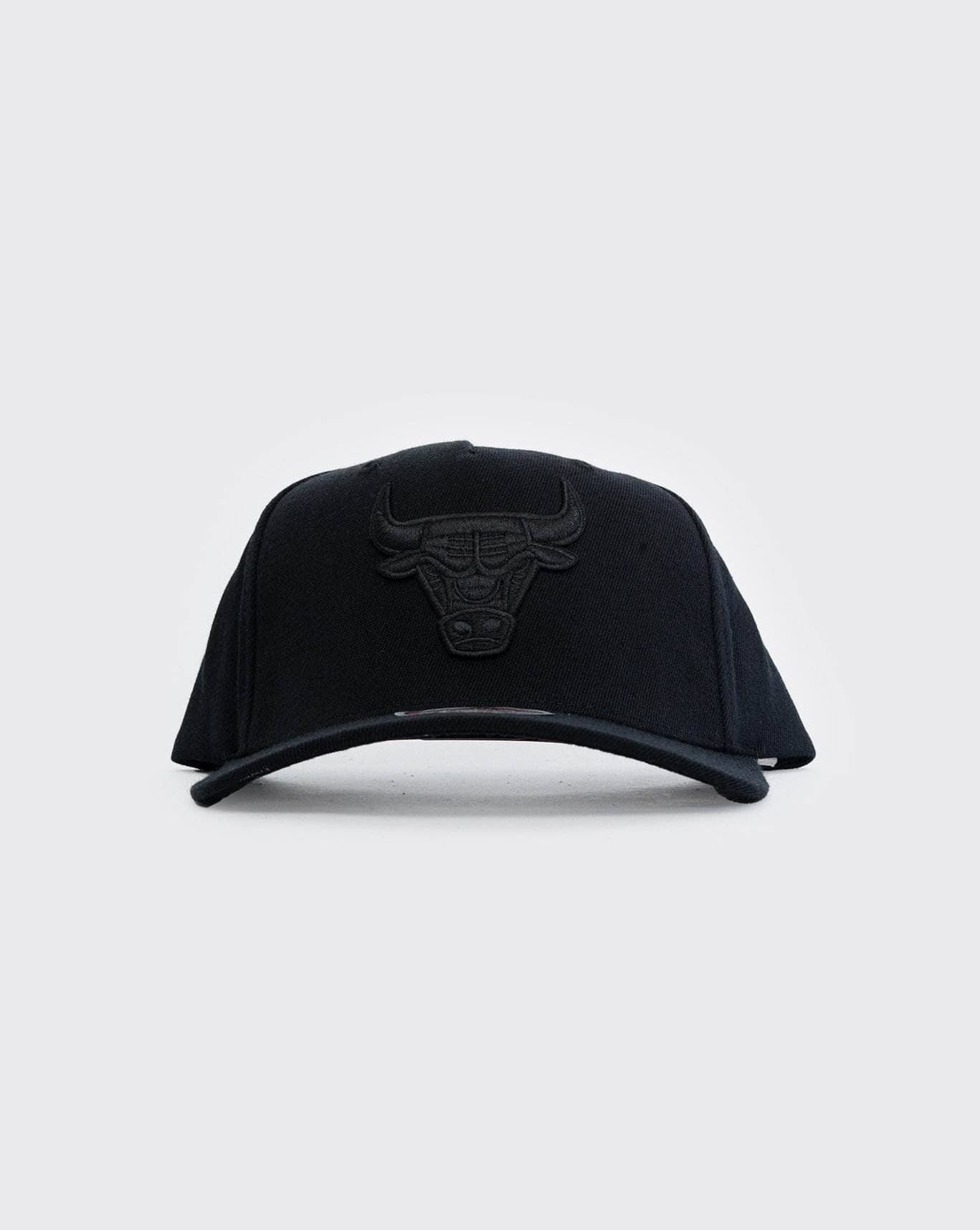 Black Mitchell & ness team logo redline bulls mitchell and ness cap