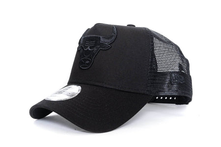 BLACK ON BLACK new era 940 aframe chicago bulls trucker new era cap