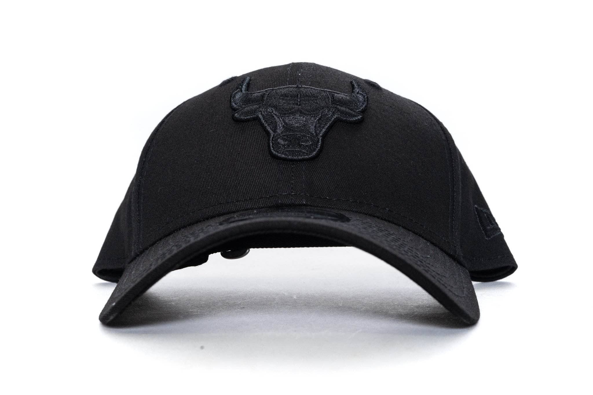 BLACK ON BLACK new era 940 chicago bulls new era 194455293923 cap