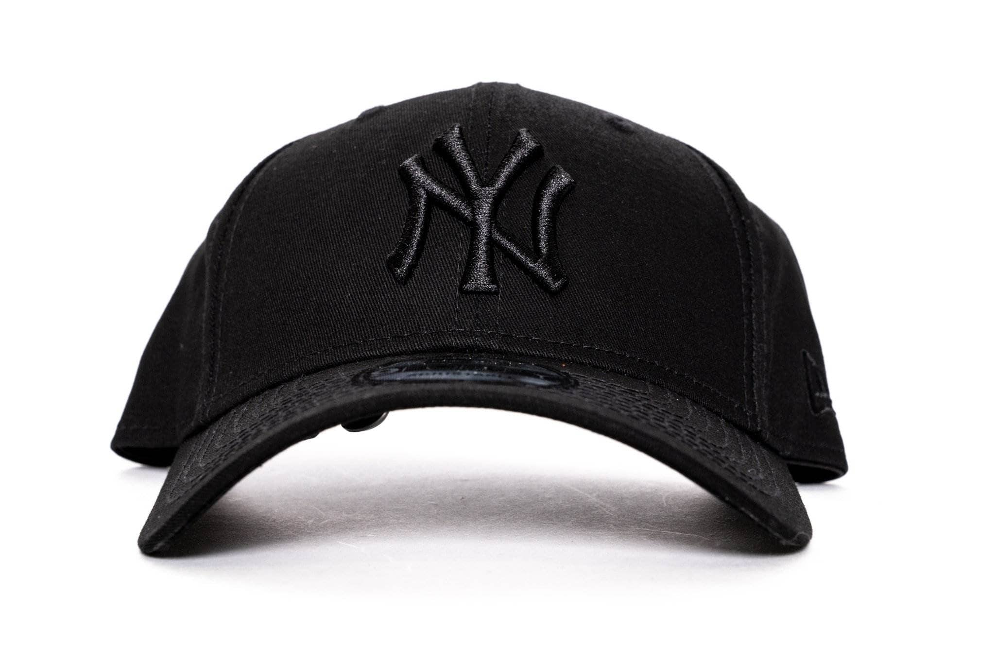 Black/On/Black new era 940 new york yankees new era cap