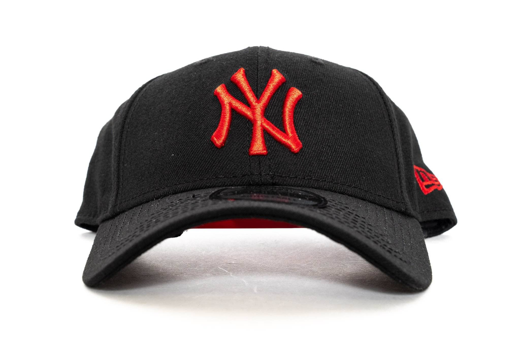 black/scarlet new era 940 new york yankees new era cap