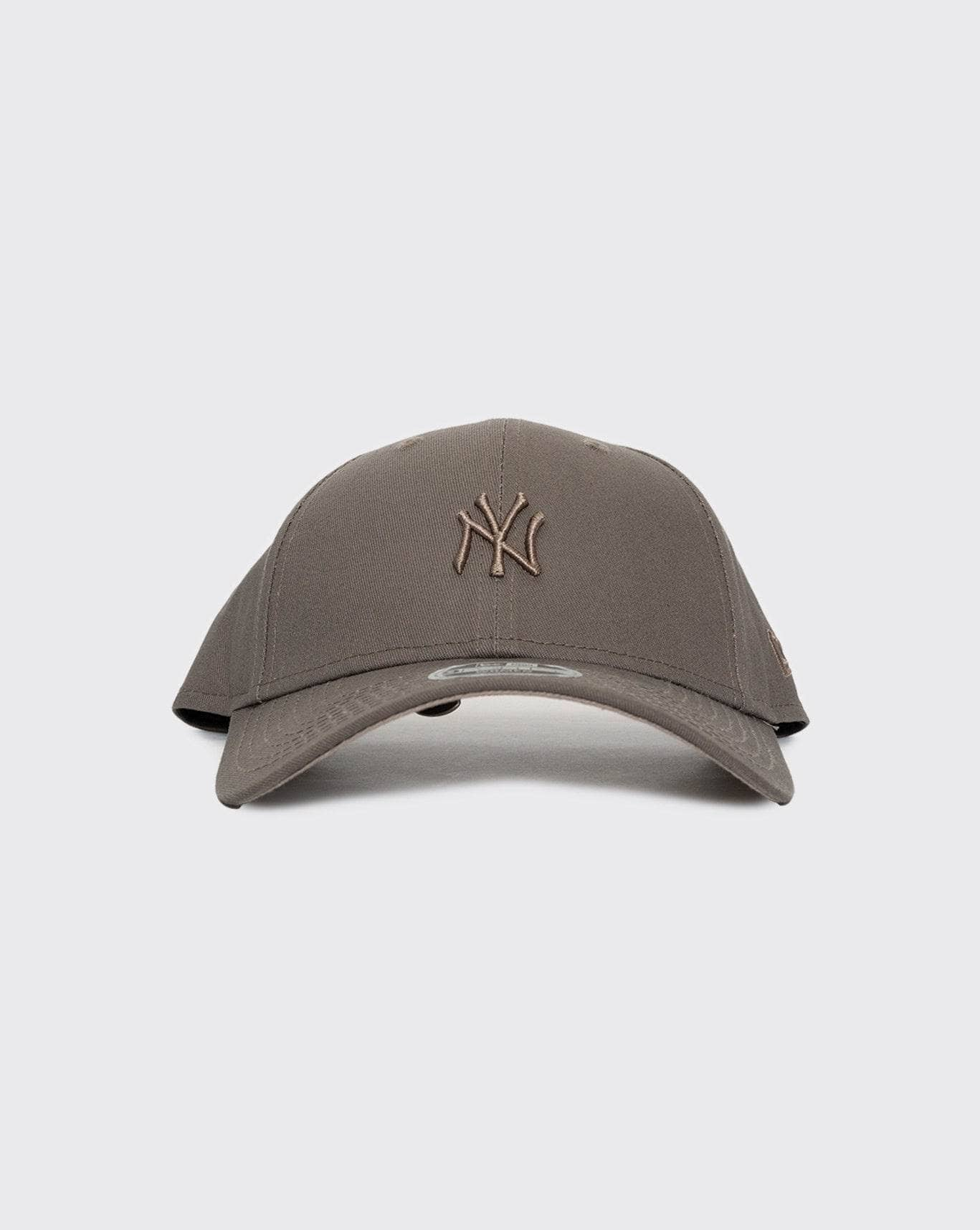 flcn/desert New Era Women’s 940CS New York Yankees 12891294 new era cap