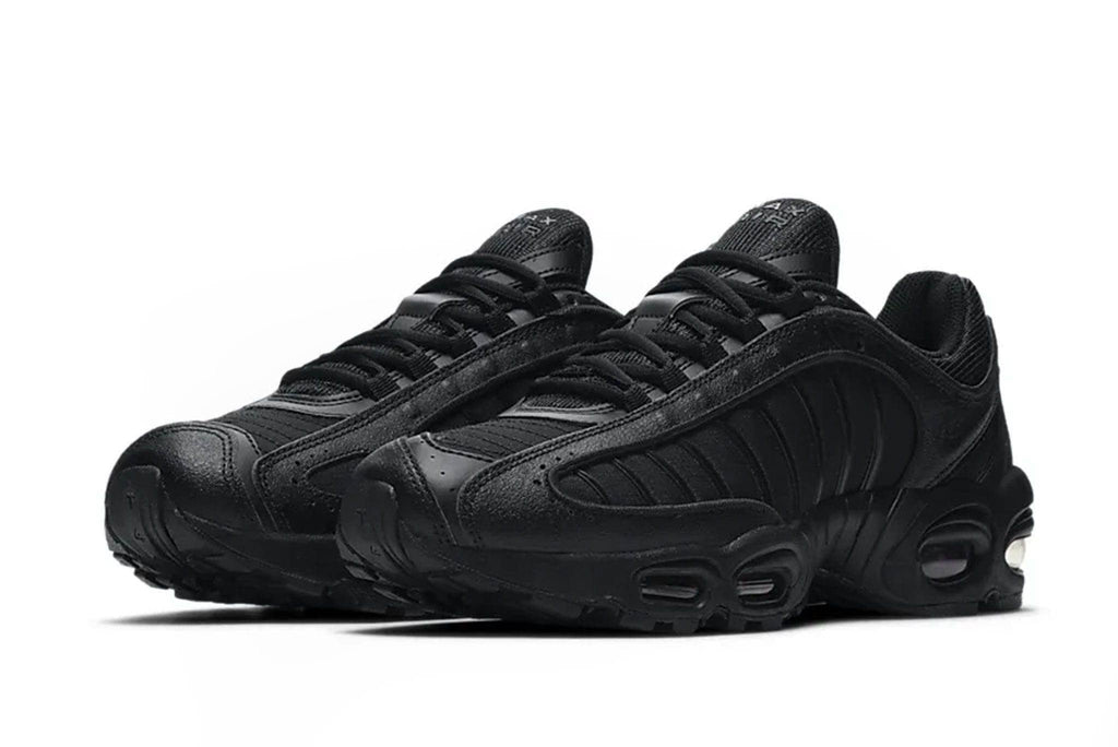 Nike tailwind 4 hot sale triple black