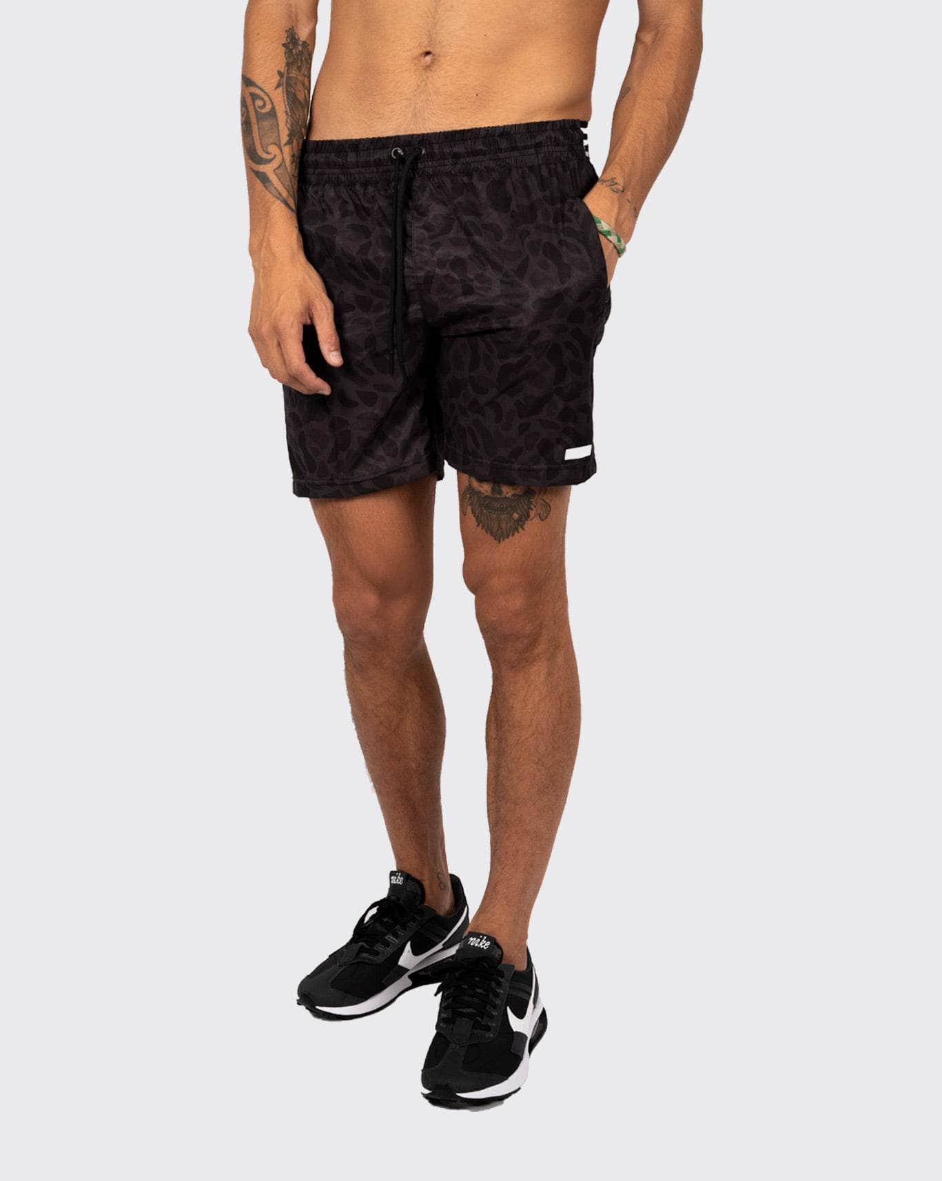 trainers v2 tech runner 150cm short trainers Short